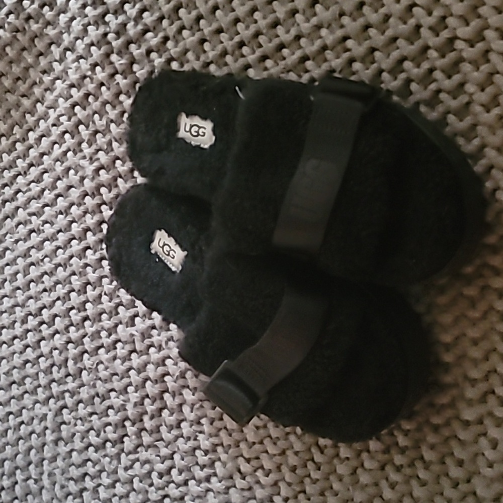 UGG